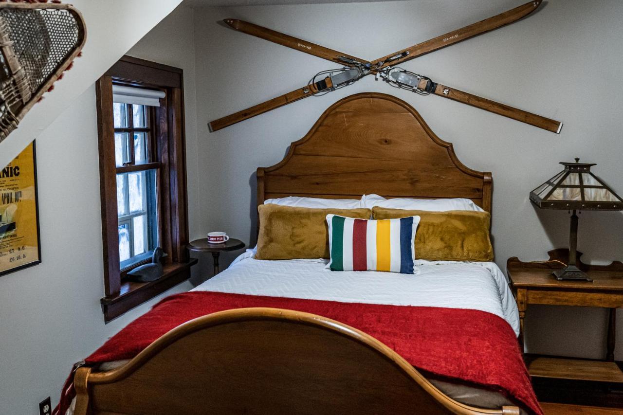 The Craftsman House Bed & Breakfast Bragg Creek Екстериор снимка